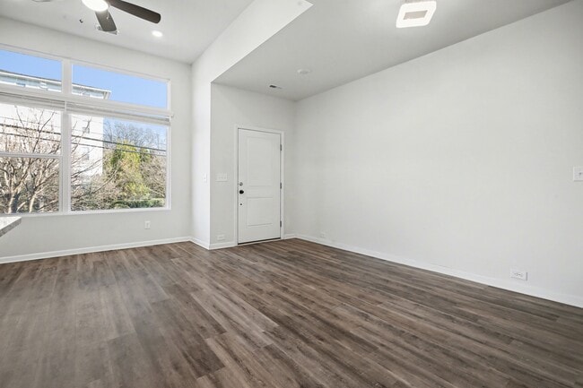 2037 Statesville Ave in Charlotte, NC - Foto de edificio - Building Photo