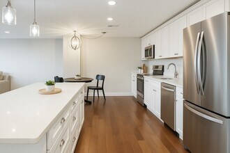 1727 W Crystal Ln in Mount Prospect, IL - Building Photo - Building Photo