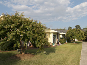 Coastal Villas in Southport, NC - Building Photo - Building Photo