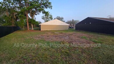 2121 S San Gully Rd in Lakeland, FL - Foto de edificio - Building Photo