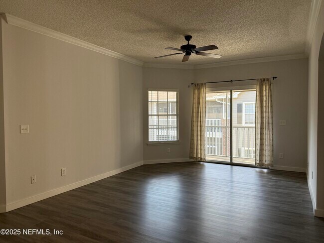 10000 Gate Pky-Unit -2024 in Jacksonville, FL - Foto de edificio - Building Photo