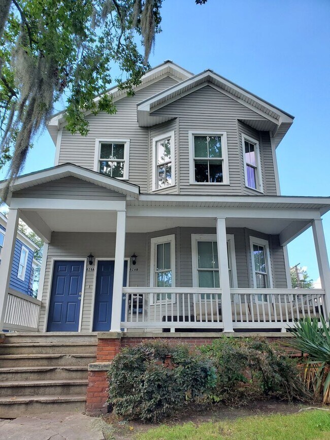 property at 828 E Park Ave