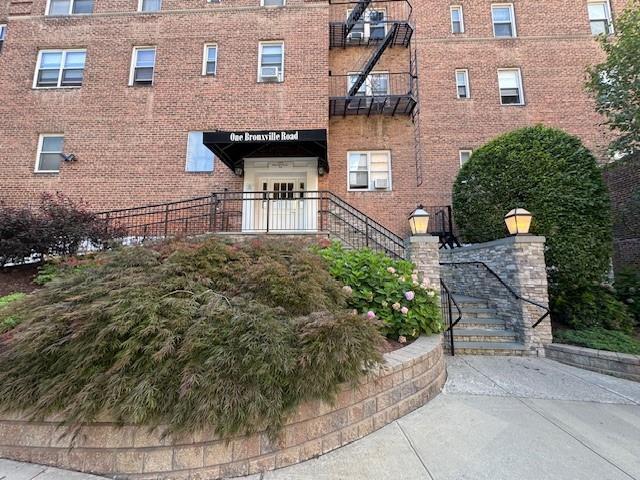 1 Bronxville Rd in Yonkers, NY - Building Photo - Building Photo