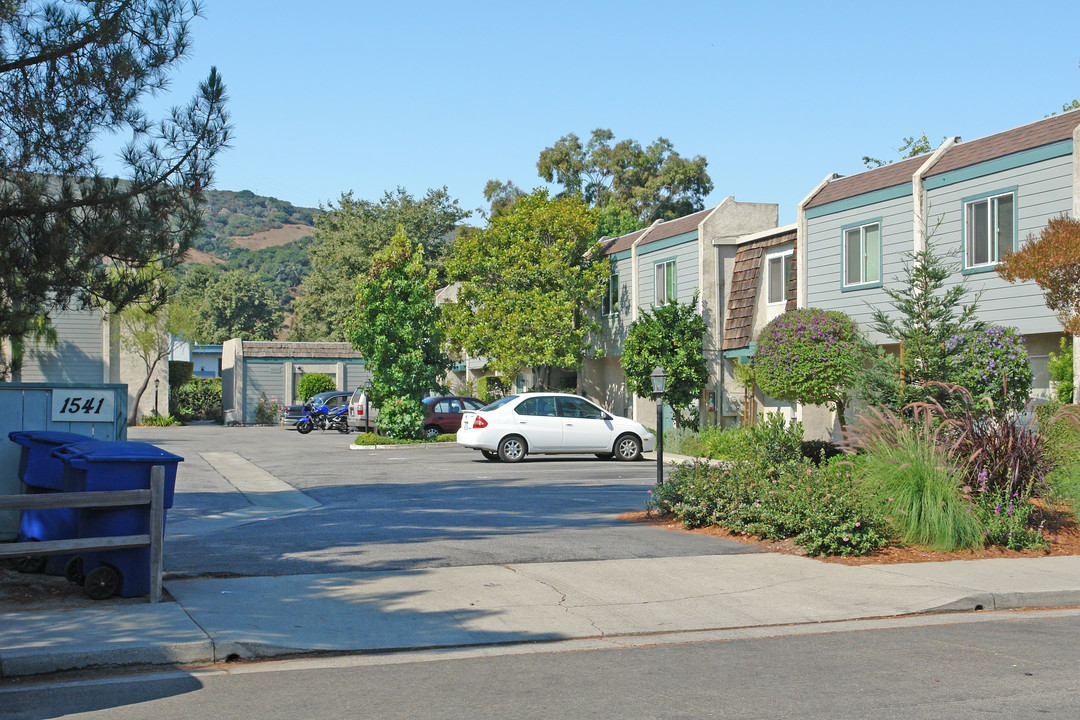 1541 El Tigre Ct in San Luis Obispo, CA - Building Photo