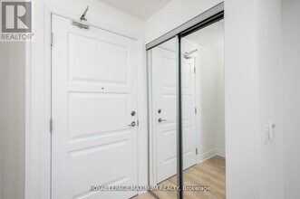 36-1436 Elm Dr W in Mississauga, ON - Building Photo - Building Photo