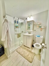 8 Juniper St, Unit 17 in Brookline, MA - Building Photo - Building Photo