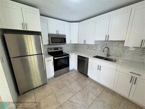 1120 SW 31st St in Fort Lauderdale, FL - Building Photo - Building Photo