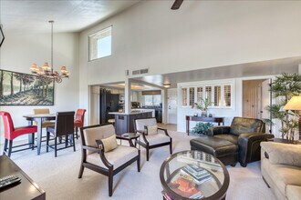 7424 N Vía Camello Del Norte in Scottsdale, AZ - Building Photo - Building Photo