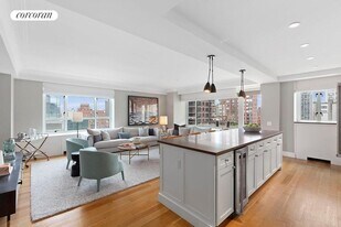200 E 66th St in New York, NY - Building Photo