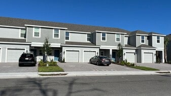 2565 Penguin Blvd in Davenport, FL - Building Photo