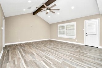 701 Regency Dr in Deer Park, TX - Building Photo - Building Photo