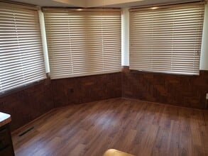 7949 France Ave N in Minneapolis, MN - Building Photo - Building Photo