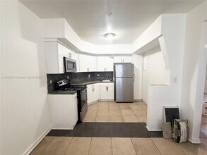 12320 NE 11th Pl in North Miami, FL - Building Photo - Building Photo