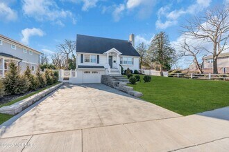 723 Pitney Dr, Unit S-311 in Spring Lake, NJ - Building Photo - Building Photo