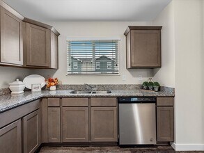 21155 Gosling Rd in Spring, TX - Foto de edificio - Building Photo