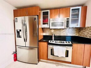 2775 NE 187th St, Unit 622 in Miami, FL - Building Photo - Building Photo