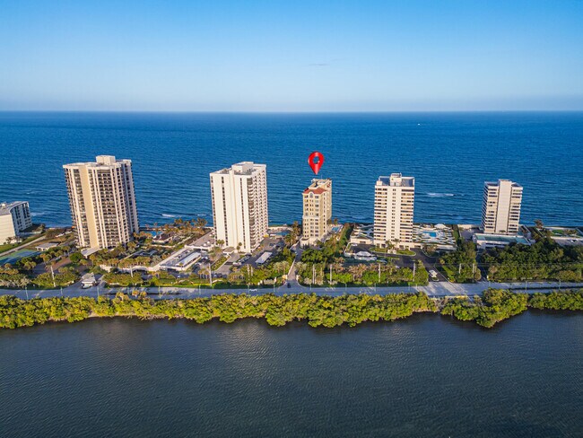 5310 N Ocean Dr in Riviera Beach, FL - Building Photo - Building Photo