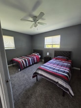 1444 Meredith Dr in Cincinnati, OH - Foto de edificio - Building Photo