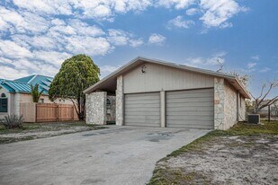 117 Philemon Dr in Del Rio, TX - Building Photo