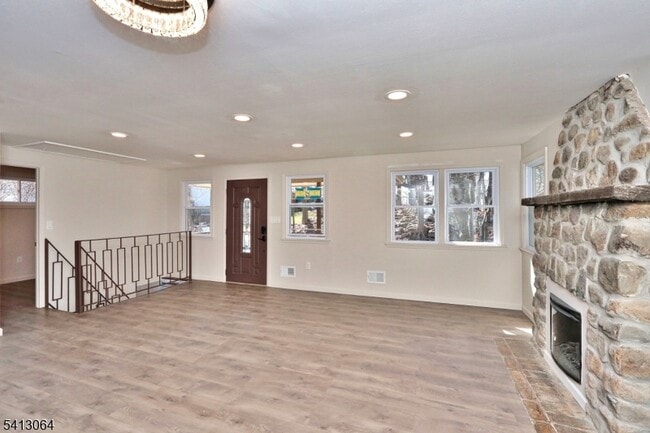 75 Nolans Point Rd in Jefferson, NJ - Building Photo - Building Photo