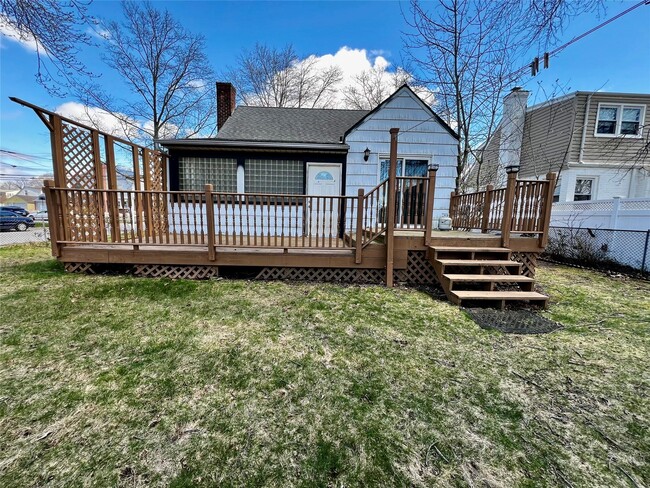 property at 131 Goldenrod Ave