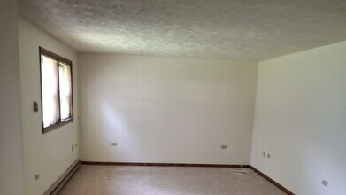 643 Ziegler Dr in Grayslake, IL - Building Photo - Building Photo