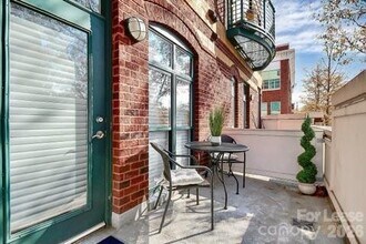 115 E Park Ave in Charlotte, NC - Foto de edificio - Building Photo