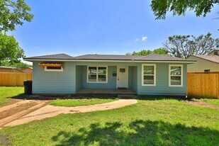 2065 Sayles Blvd in Abilene, TX - Building Photo