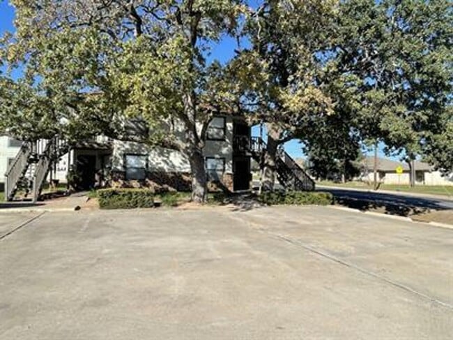 298 Friendship Ln in Fredericksburg, TX - Building Photo - Building Photo