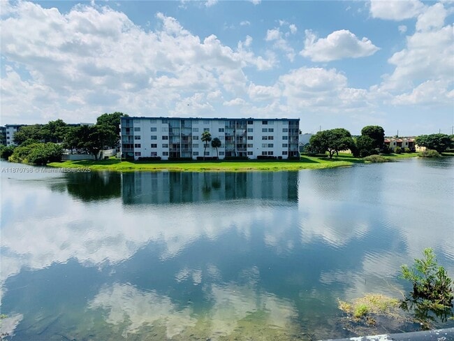 502 NW 87th Ave in Miami, FL - Building Photo - Building Photo