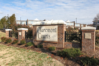 Claremont Courts in Greensboro, NC - Building Photo - Building Photo