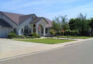 3714 W Woodside Ave in Visalia, CA - Building Photo - Building Photo