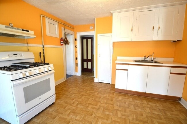 24 Weld Hill St, Unit 2 in Boston, MA - Building Photo - Building Photo