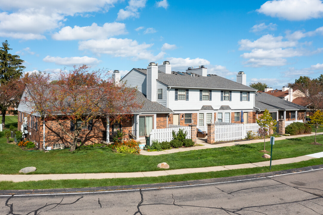 Arbor Village in Canton, MI - Building Photo