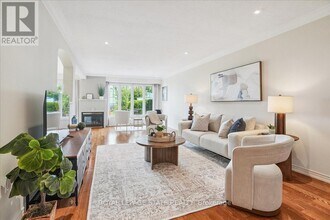 55 Edgewater Dr in Hamilton, ON - Building Photo - Building Photo