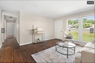 4989 Edmondson Pike in Nashville, TN - Building Photo - Building Photo