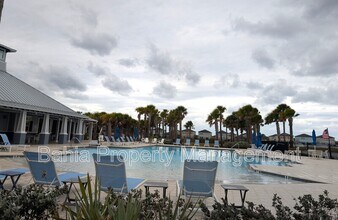 1066 Ocean Spray Dr in Ruskin, FL - Building Photo - Building Photo