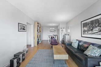 345 E 80th St in New York, NY - Building Photo - Building Photo