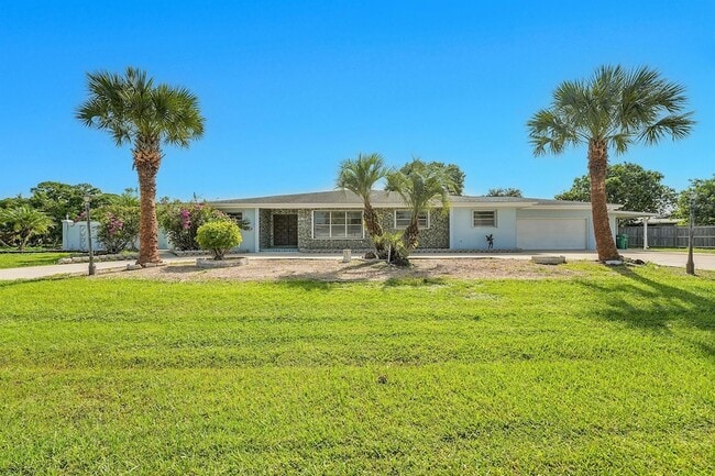 154 SE Naranja Ave