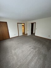 227 Wood St in Hopkinton, MA - Building Photo - Building Photo