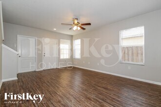 709 Periwinkle Pointe Pl in Seffner, FL - Building Photo - Building Photo