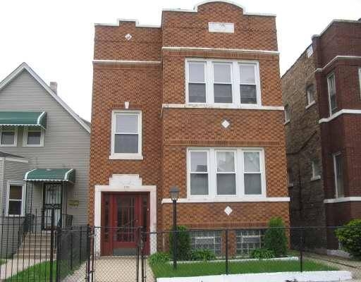 6732 S Aberdeen St in Chicago, IL - Building Photo