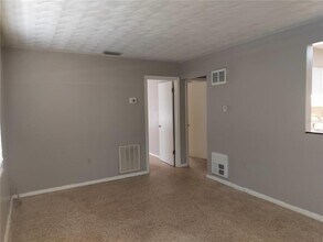 215 Lark Ave in Sebring, FL - Building Photo - Building Photo
