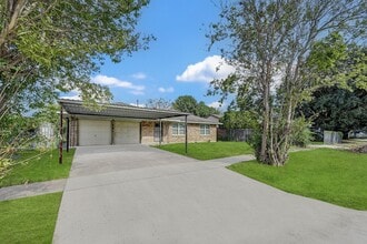 6027 Ledbetter St in Houston, TX - Building Photo - Building Photo