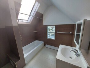 21039 90th Ave in Queens Village, NY - Building Photo - Building Photo