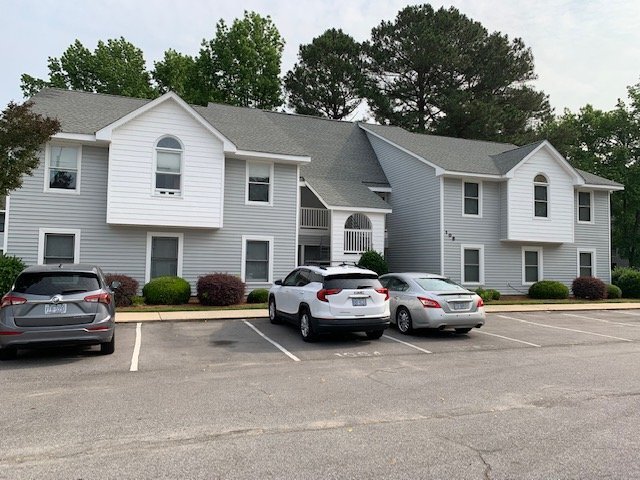 108 W Victoria Ct in Greenville, NC - Building Photo