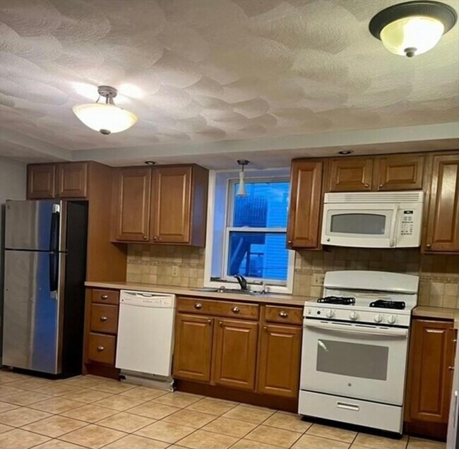 296 Revere St in Revere, MA - Building Photo - Building Photo