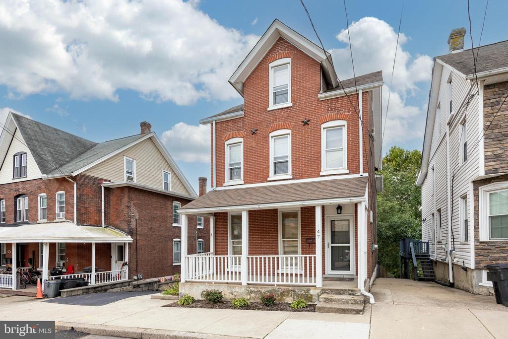 147 2nd Ave in Royersford, PA - Building Photo
