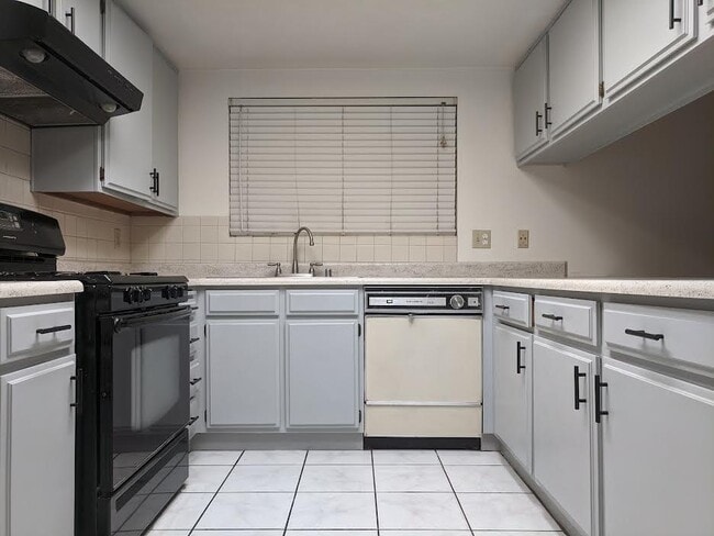 property at 2204 Cedar St