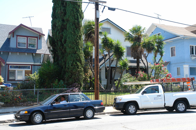 2654 James M Wood Blvd in Los Angeles, CA - Building Photo - Building Photo